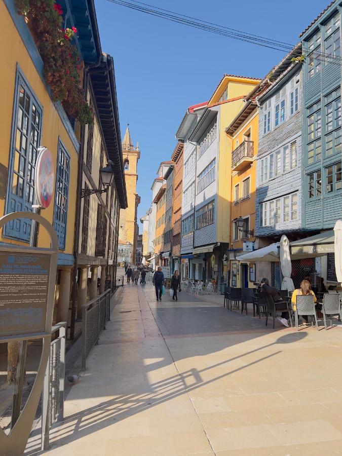 Appartamento Piso En El Emblematico Barrio Antiguo De Oviedo Esterno foto